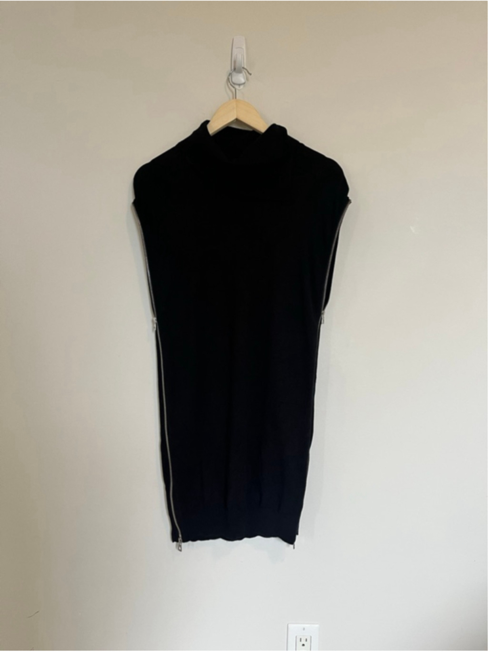 Rudsak Black Asymmetrical Cowl Neck Sleeveless Sweater Dress Size Zipper Detail